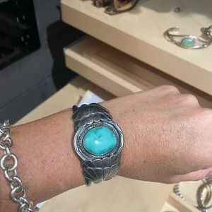 Beautiful turquoise and silver bracelet